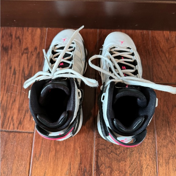 Girls Jordan Basketball Shoes - Picture 10 of 16